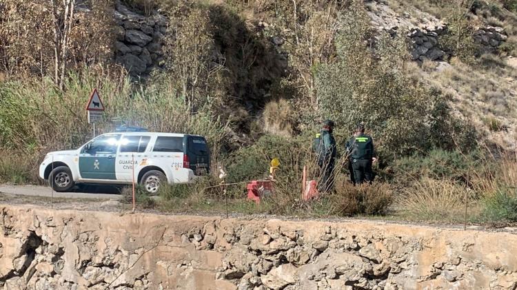 La Guardia Civil en la zona en la que aparecieron los cadáveres.