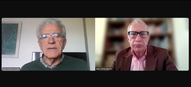 Un momento de la interesante conversación de Joan Carles March con José Antonio Cerezo.