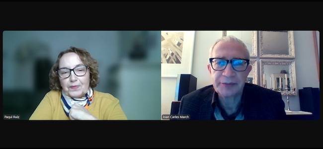Un momento de la conversación de Paqui Ruiz con Joan Carles March.