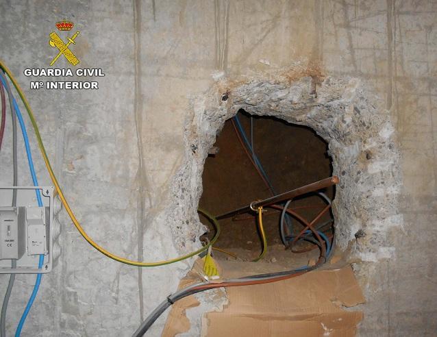 Una de las conexiones ilegales de luz descubiertas el año pasado, en Las Gabias.