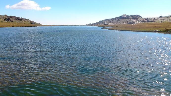 Laguna Hondera, la más grande de Siete Lagunas, en Sierra Nevada. 