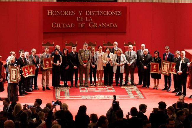 Foto de familia de los galardonados.