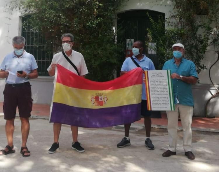 Rueda de prensa este lunes junto a la Huerta de San Vicente.