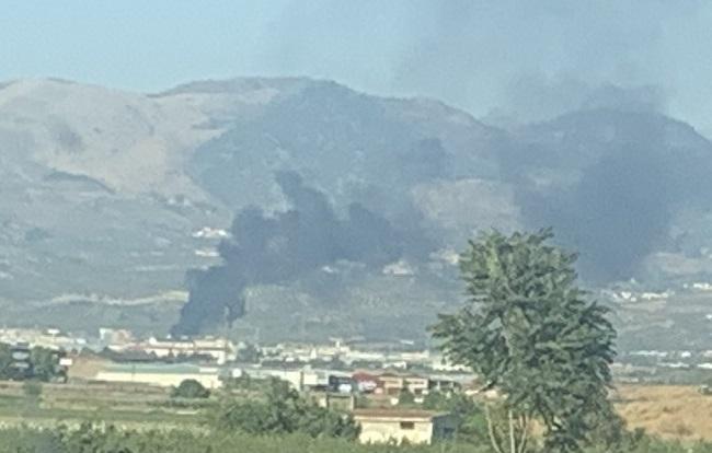 La columna de humo ha sido visible desde distintos puntos.