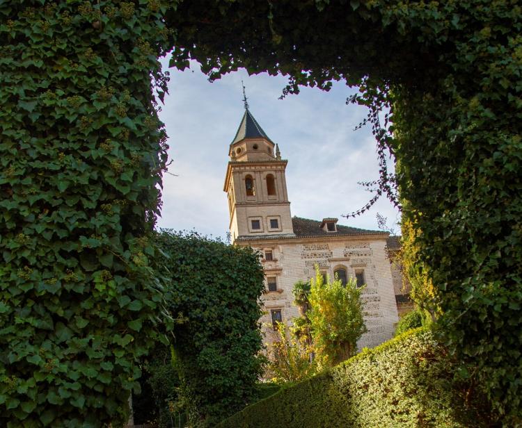 La Iglesia de Santa María de la Alhambra, una de las inmatriculadas, se encuentra en el recinto de la Alhambra.