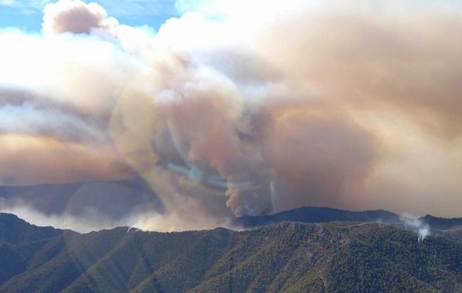 Imagen aérea del fuego de Los Guájares.