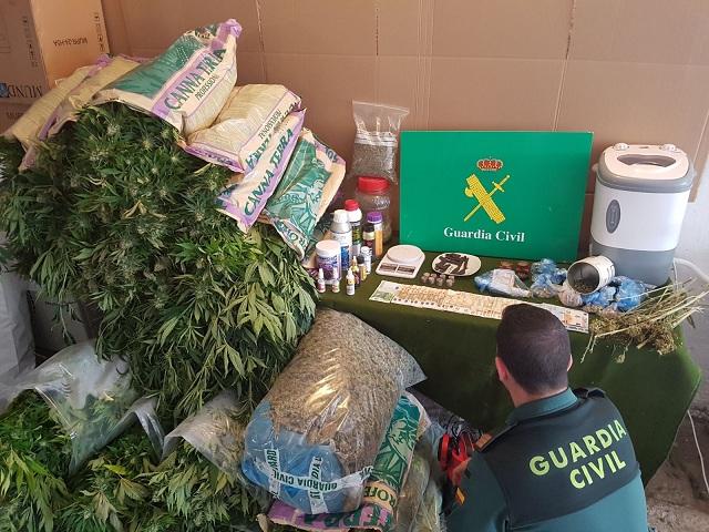 Marihuana y otros efectos intervenidos en Atarfe. 