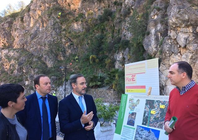 Visita a los trabajos de estabilización de la ladera en Otívar Visita a los trabajos de estabilización de la ladera en Otívar.