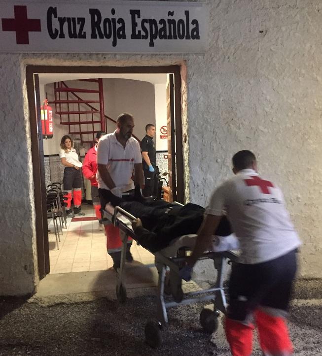 Atención de Cruz Roja a los inmigrantes llegados este domingo Atención de Cruz Roja a los inmigrantes llegados este domingo.