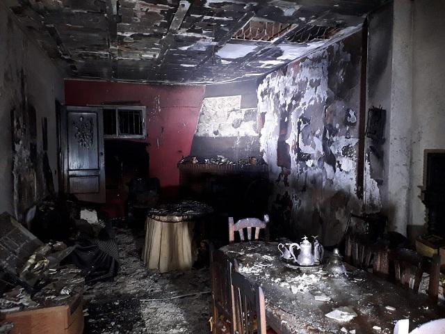 El fuego afectó al comedor de la vivienda, entre otras dependencias. 