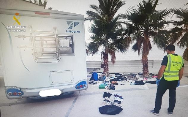 La autocaravana que usaban y algunos efectos sustraídos La autocaravana que usaban y algunos efectos sustraídos.