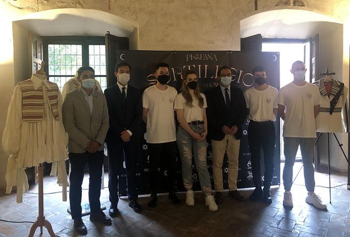 Presentación de la colección de moda con tejidos alpujarreños.