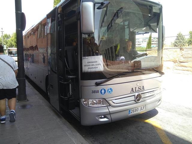 El nuevo bus directo a Vegas del Genil.