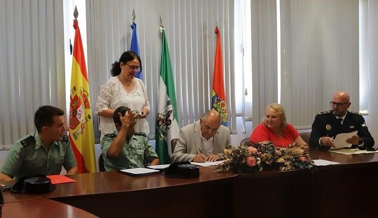 Firma del nuevo protocolo de atención a víctimas de violencia de género.