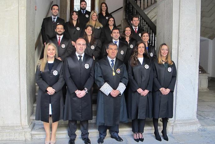 Los nuevos jueces y juezas, junto al presidente Lorenzo del Río.