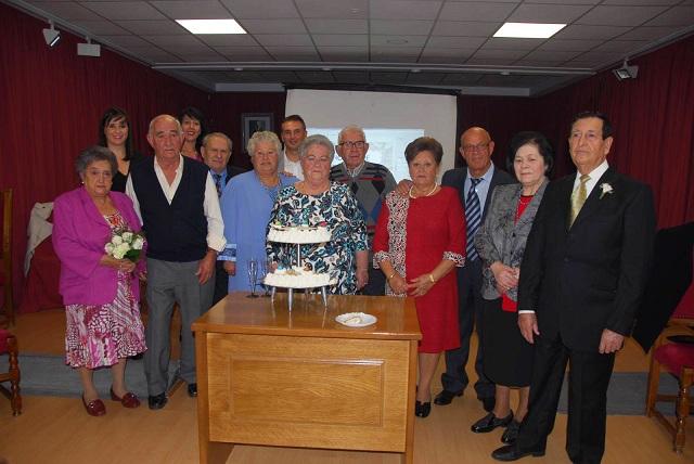 Las parejas recibieron un homenaje municipal por sus bodas de oro.