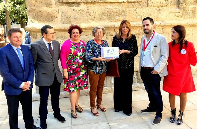 Susana Díaz con representantes del PSOE granadino.