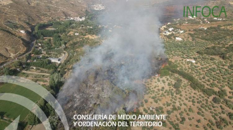 Imagen aérea del incendio en Dúdar. 