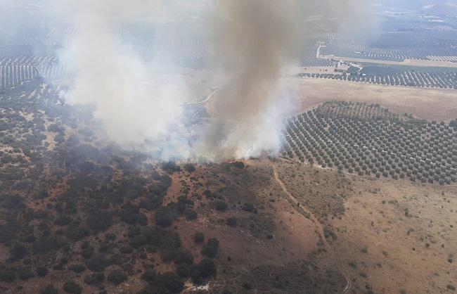 Imagen aérea de la zona del incendio declarado en Loja.