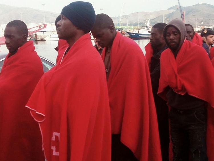 Los inmigrantes, a su llegada al Puerto de Motril.