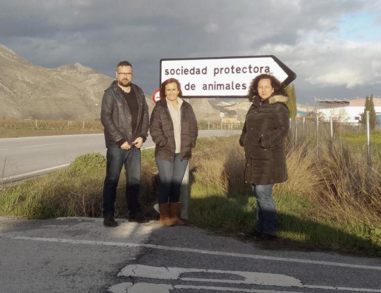 Carmen Capilla y Alejandro Martín con Corinna Willhoft.