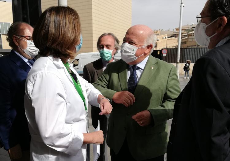 Jesús Aguirre, a su llegada al centro de salud del Zaidín.