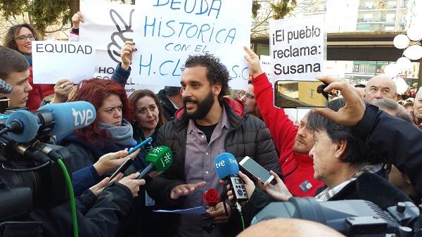 Jesús Candel atiende a los periodistas en una concentración celebrada en febrero.