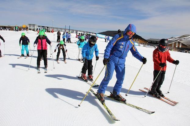 Prácticas de esquí en Borreguiles. 