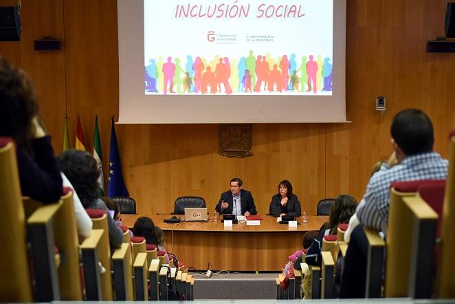 Sesión informativa del programa de inclusión social en la provincia.
