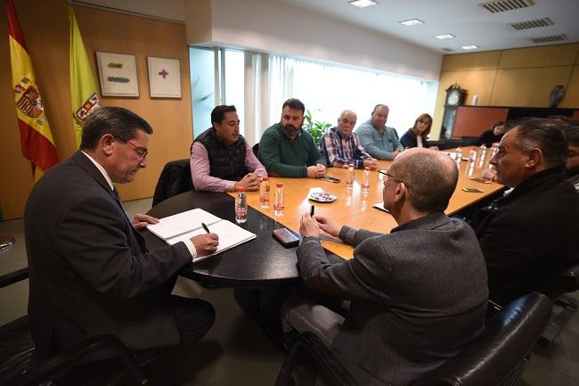 Reunión con alcaldes de los Montes Orientales y representantes de Facua. Reunión con alcaldes de los Montes Orientales y representantes de Facua.