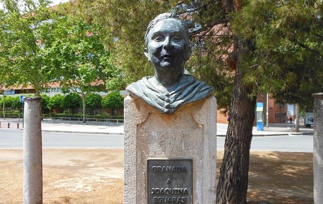 Monumento a Joaquina Eguaras. Monumento a Joaquina Eguaras.