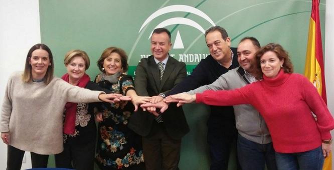 Celebración tras la firma del convenio Celebración tras la firma del convenio.