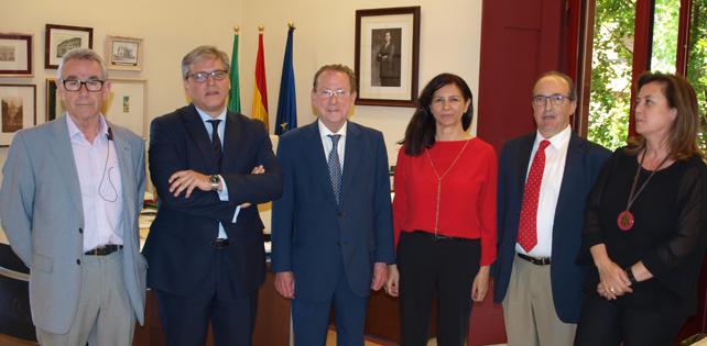 De Llera con los representantes de la plataforma Juntos por Granada.