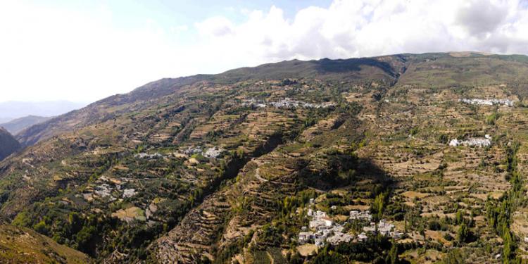 Panorámica de los pueblos que integran La Tahá. Panorámica de los pueblos que integran La Tahá.
