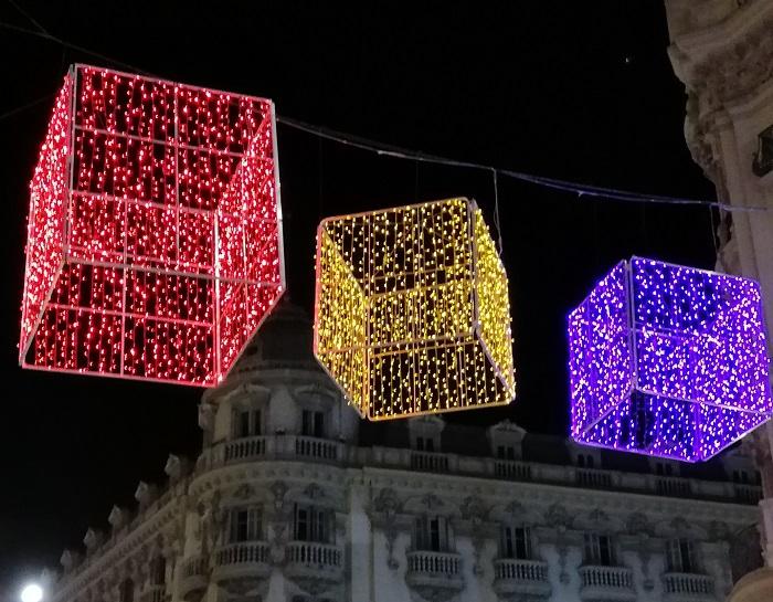 Imagen de archivo de iluminación navideña en el Centro de Granada. 