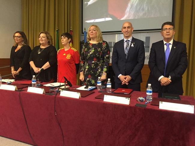 Luis Rubiales impartió este viernes la lección inaugural de la UNED en Motril. Luis Rubiales impartió este viernes la lección inaugural de la UNED en Motril.