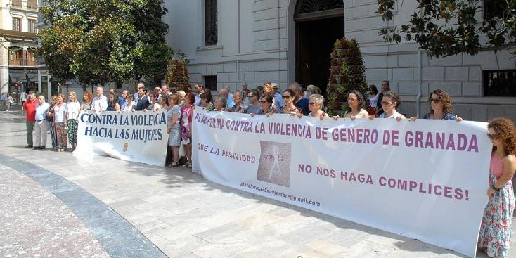 Concentración silenciosa en la Plaza del Carmen.