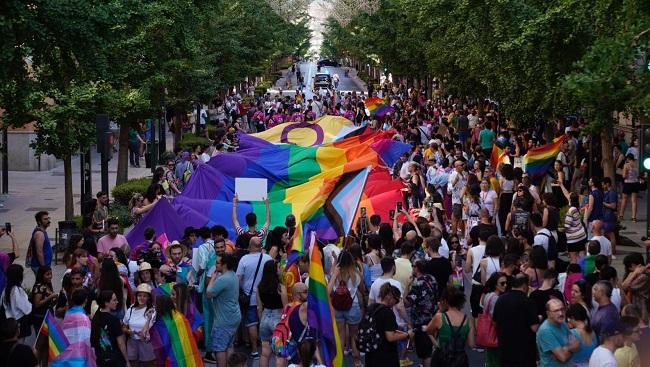 Marcha del Orgullo organizada por el Ayuntamiento de Granada. 