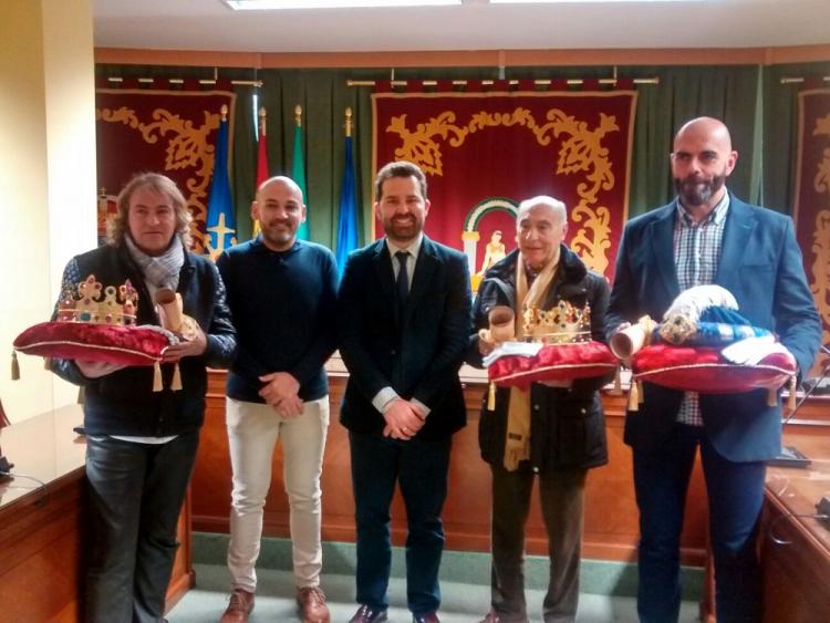 El alcalde con los Reyes Magos. El alcalde con los Reyes Magos.