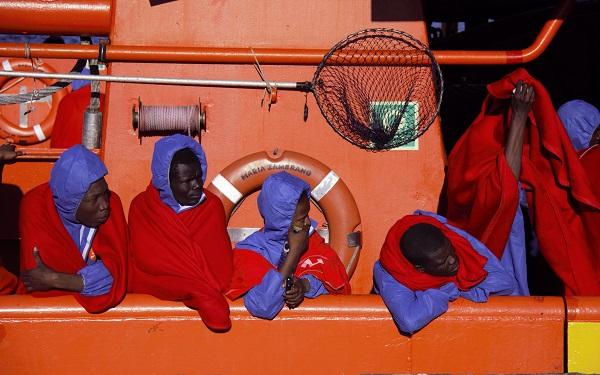 Los migrantes han sido trasladados al Puerto de Motril.