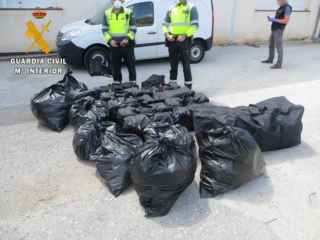 Droga intervenida en el camión.