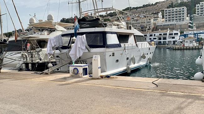 El yate se encontraba atracado en Marina del Este.