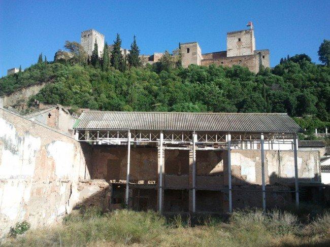 Los restos del Maristán, a las faldas de la Alhambra.