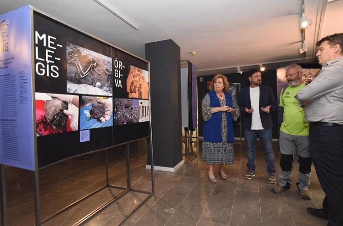 Exposición sobre las fosas del franquismo en la Casa Molino Ángel Ganivet.