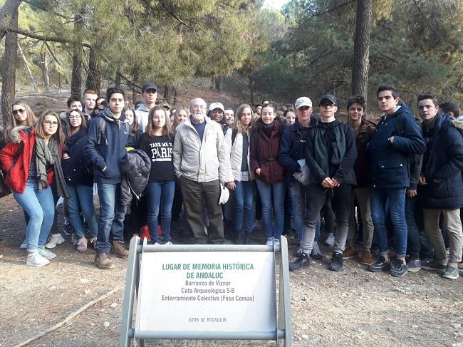 El grupo de estudiantes en el Barranco de Víznar.