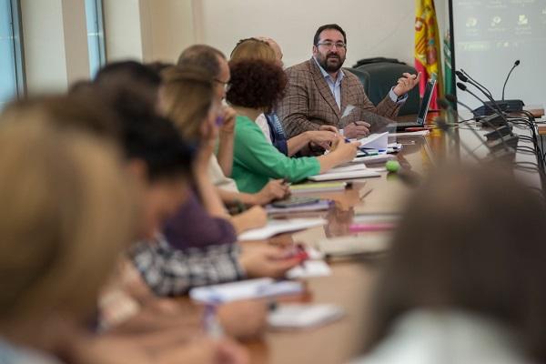 Germán González durante su intervención en la Mesa de la Zona Norte.