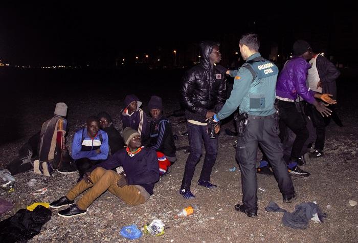 Los migrantes fueron detenidos por la Guardia Civil.
