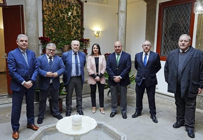 Junta directiva del nuevo Grupo de Derecho Militar.