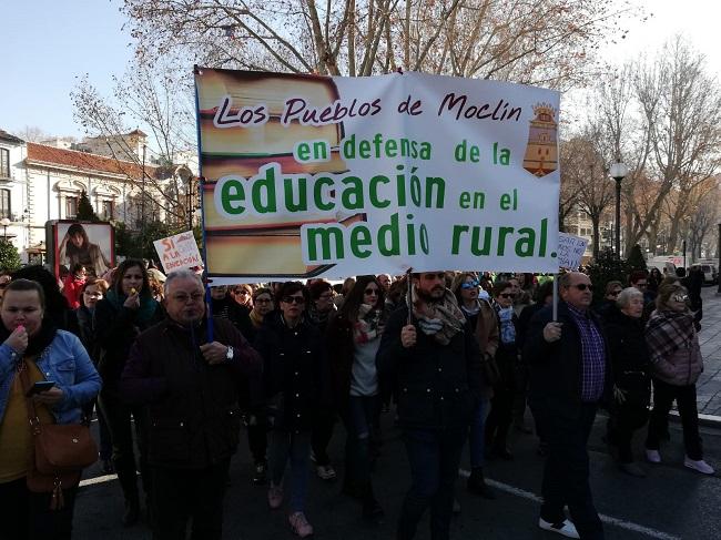 Imagen de archivo de la manifestación del pasado enero en contra del cierre de escuelas rurales.