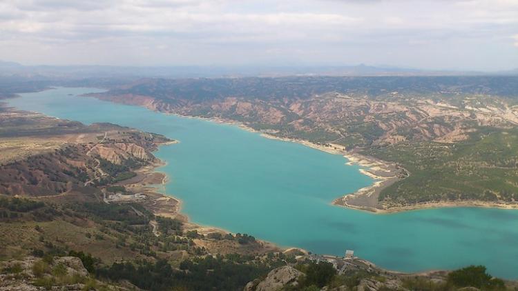 Aspecto actual del embalse del Negratín, el mayor de la provincia, que está a un 48,6% de su capacidad.